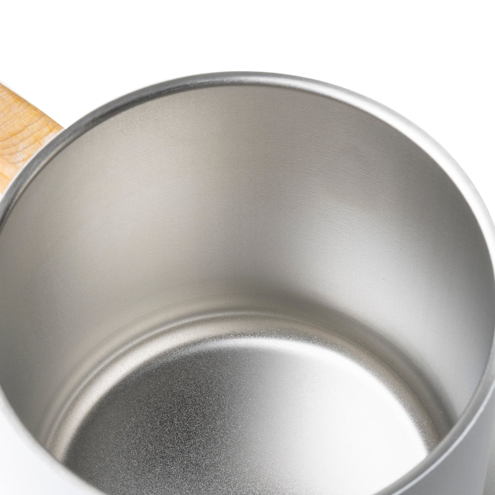 Caneca térmica com alça em madeira