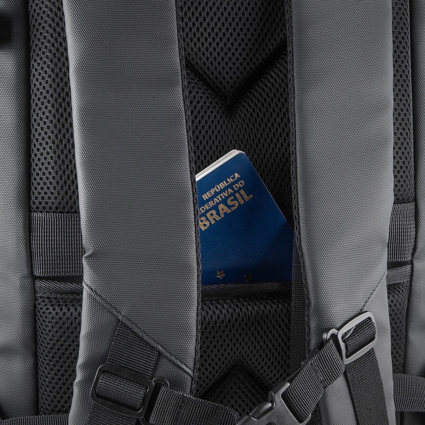 Mochila com Compartimento a Vácuo e Expansor