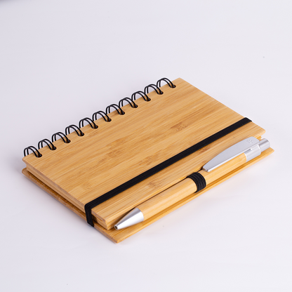 Caderno A6 Capa em Bambu com caneta (14x09cm)