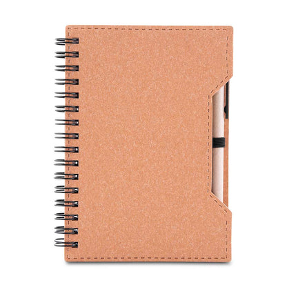 Caderno A6 capa em papelão reciclado com caneta