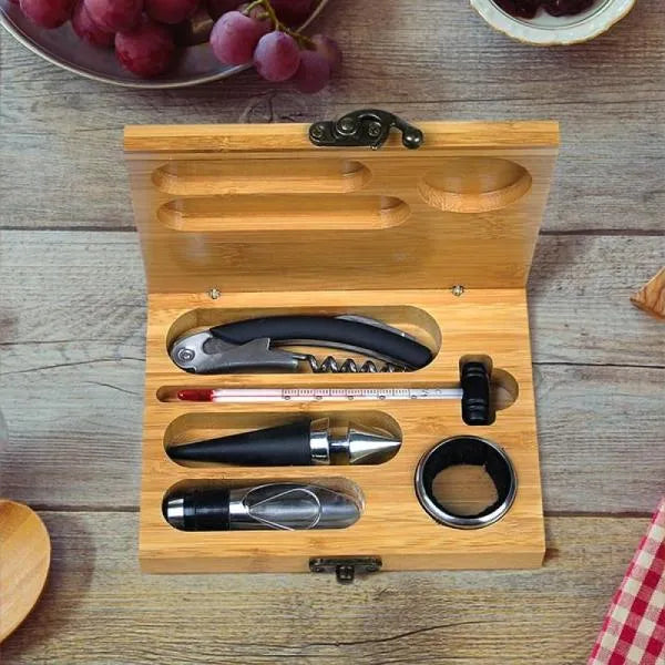 ACESSÓRIOS PARA VINHO COM ESTOJO EM BAMBU - 6 PÇS