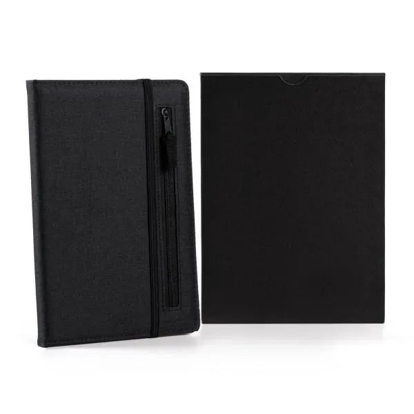 CADERNO FSC C/ PAUTA E ZÍPER - CAPA EM RPET PRETO - 14X21CM