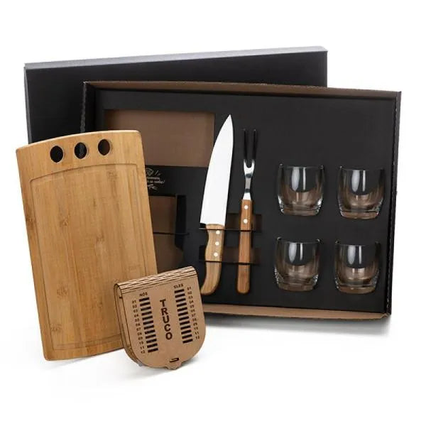 KIT CHURRASCO, WHISKY E TRUCO - 8 PÇS - C/ JOGO DE BARALHO