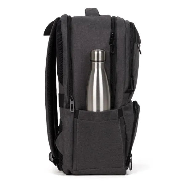 MOCHILA COM BOLSO TÉRMICO EM RPET - CINZA ESCURO - 24L