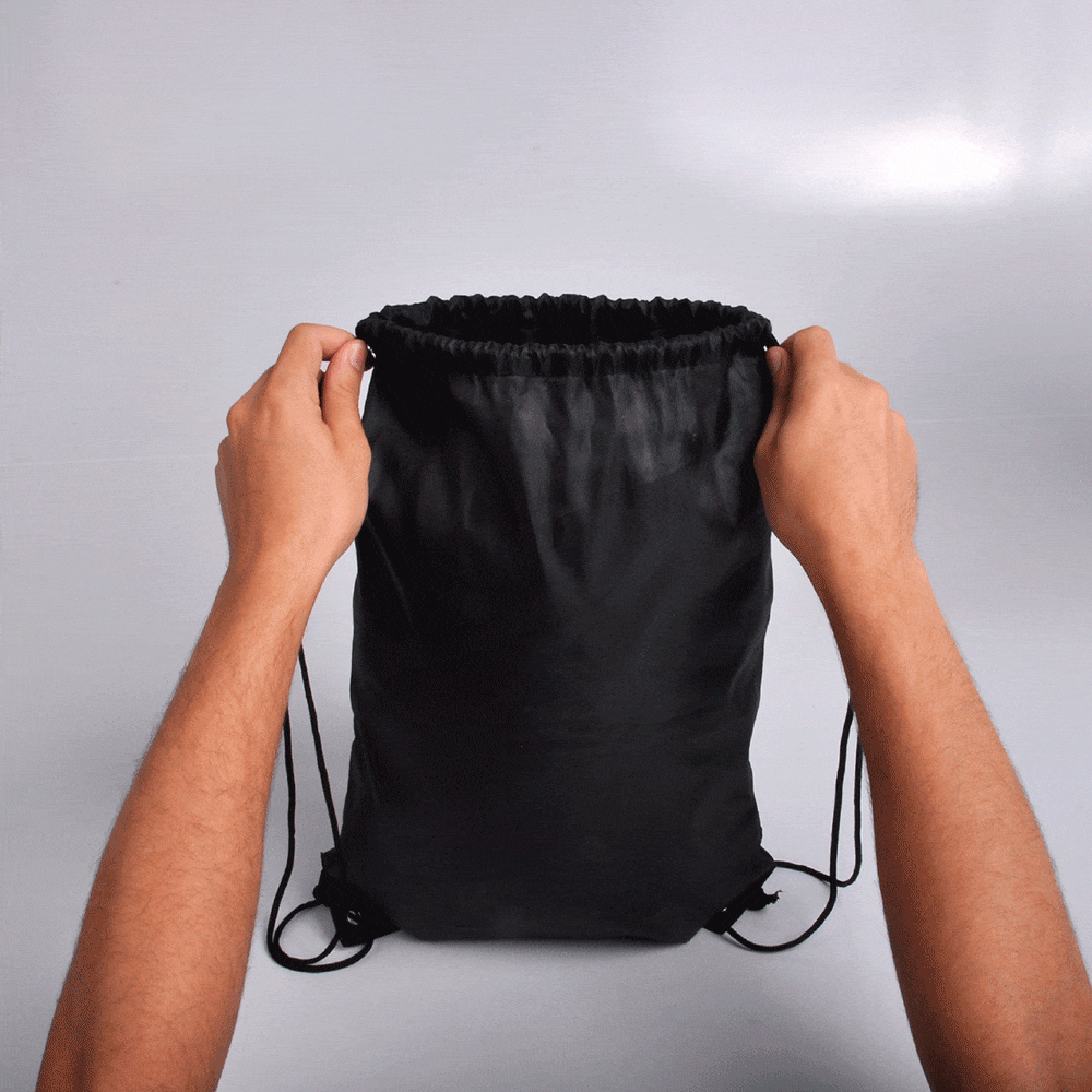 MOCHILA SACOLA EM NYLON 190D - PRETA - 42X32CM